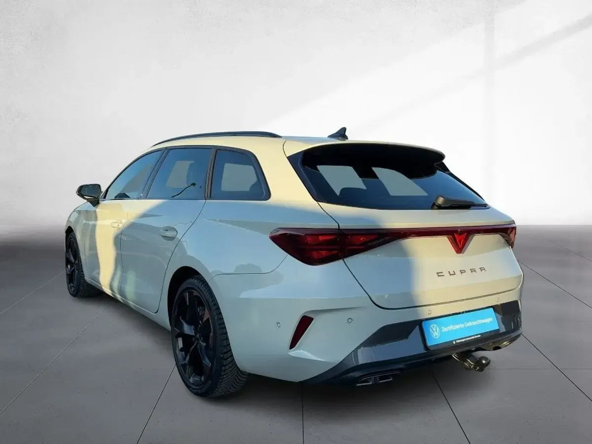 Second-hand Cupra Leon 150 CP (110 kW) 2025 Gri Break