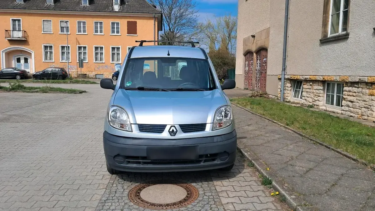 Usata Renault Kangoo 75 CV (55 kW) 2003 Argento Monovolume
