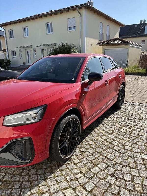 Gebraucht 2024 Audi Q2 Comfort SUV | 32.000 € (Teuer) - Bild 1/4
