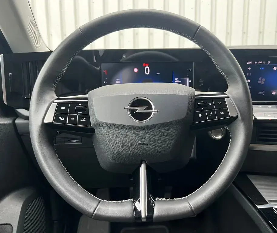 Gebraucht Opel Astra 131 PS (96 kW) 2023 Silber Kleinwagen