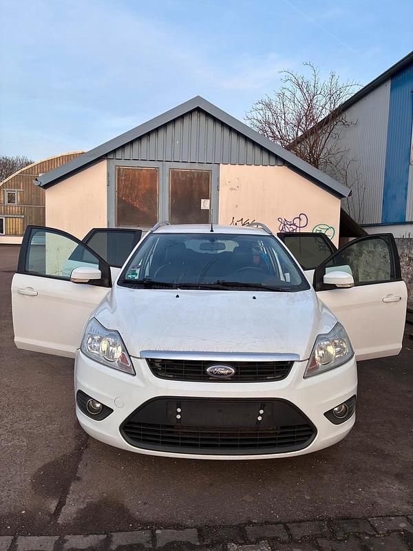 Gebraucht Ford Focus Titanium 125 PS (91 kW) 2009 Weiß Kombi