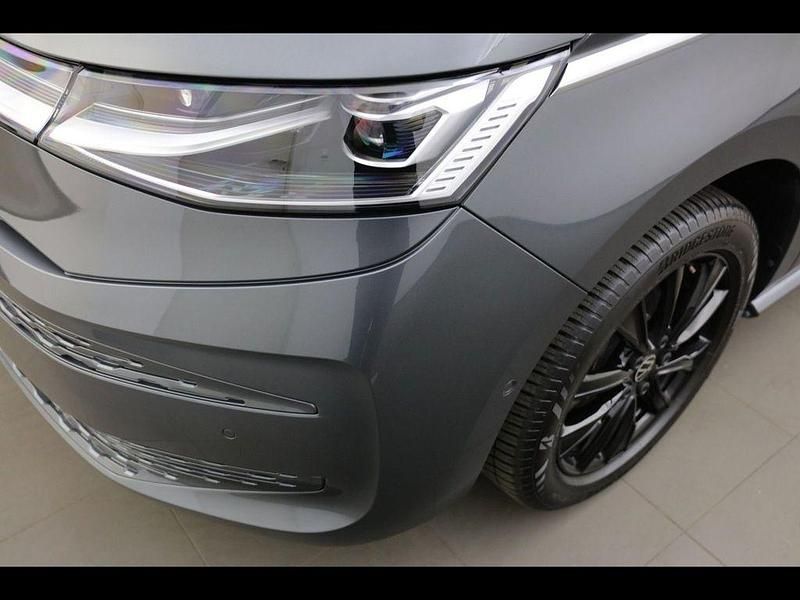 Gebraucht VW Multivan Style 150 PS (110 kW) 2025 Grau Van / Kleinbus