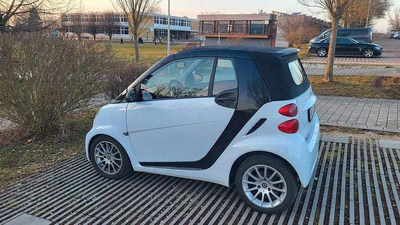 Gebraucht Smart ForTwo Cabrio Passion 71 PS (52 kW) 2012 Weiß Cabrio