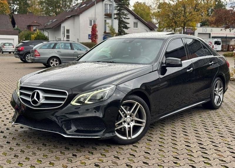Schwarz Gebraucht 2013 Mercedes E200 AMG line Limousine | 8.500 € (Teuer) - Bild 1/4