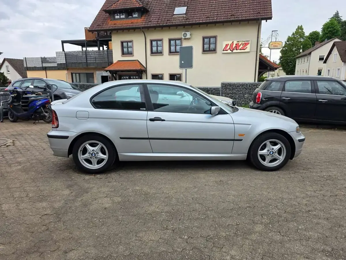 Gebraucht BMW 316 116 PS (85 kW) 2003 Silber Coupé