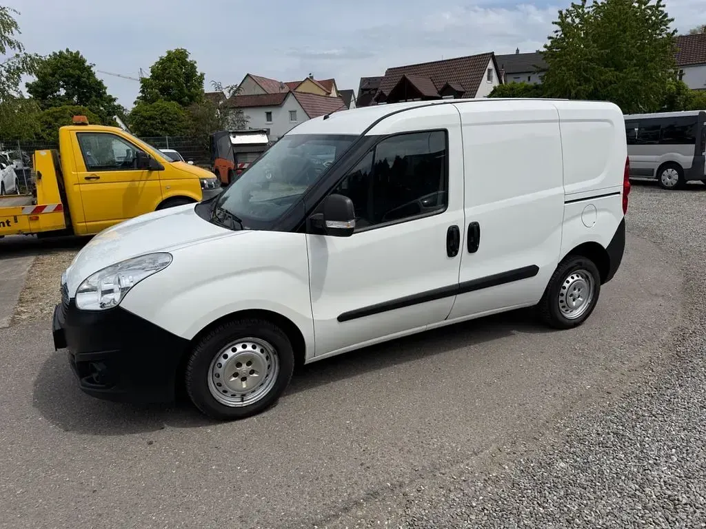 Używany Opel Combo 95 KM (69 kW) 2016 Biały Minivan
