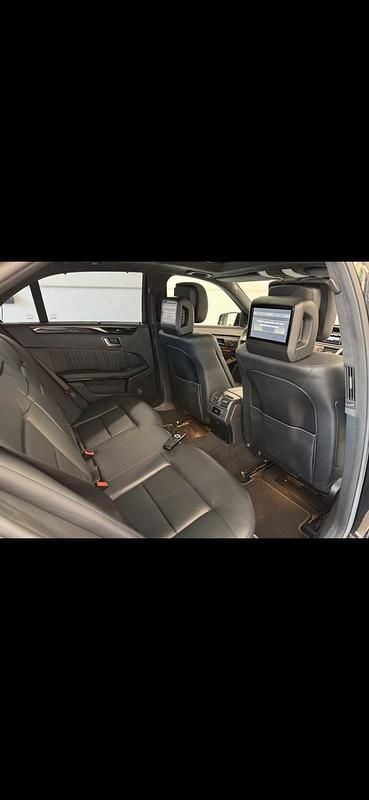 Gebraucht Mercedes E500 387 PS (284 kW) 2011 Schwarz Limousine