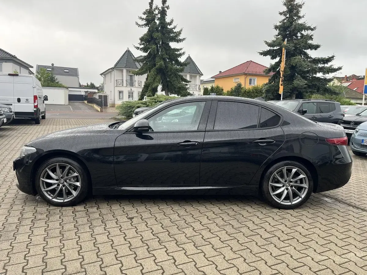 Gebraucht Alfa Romeo Giulia Sprint 201 PS (147 kW) 2023 Schwarz Limousine