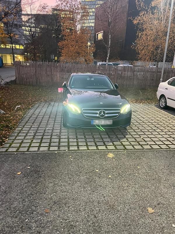 Gebraucht Mercedes E200 Avantgarde 184 PS (135 kW) 2018 Schwarz Limousine