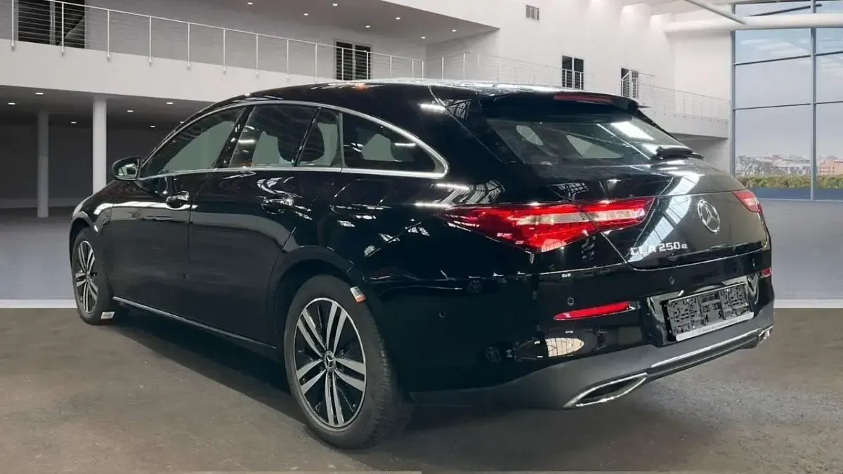 Gebraucht Mercedes CLA250 160 PS (117 kW) 2021 Nachtschwarz Limousine