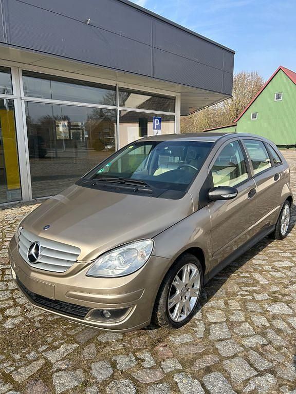 Gebraucht Mercedes B180 109 PS (80 kW) 2007 Gelb Van / Kleinbus