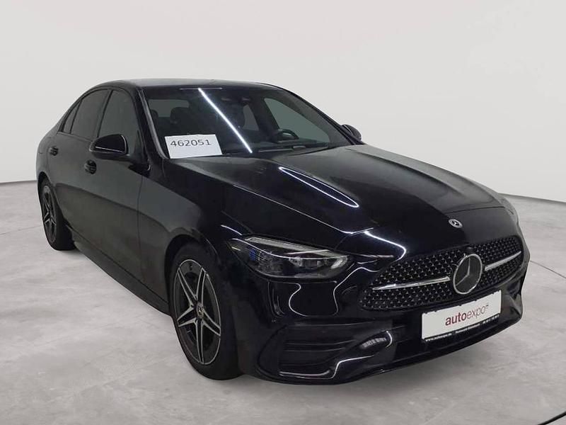 Schwarz Gebraucht 2022 Mercedes C220 AMG line Limousine | 33.990 € (Etwas zu teuer) - Bild 1/4