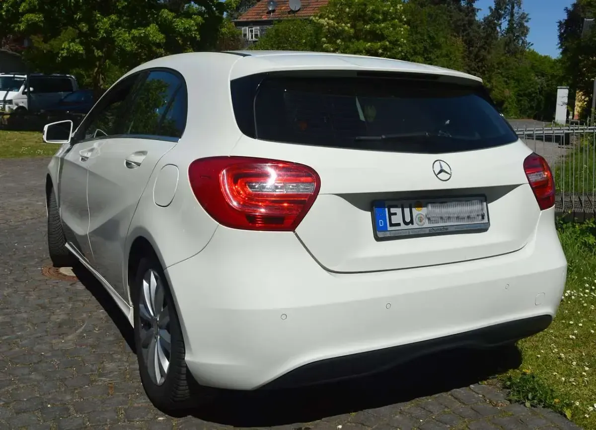 Gebraucht Mercedes A180 Edition 122 PS (89 kW) 2014 Weiß Limousine