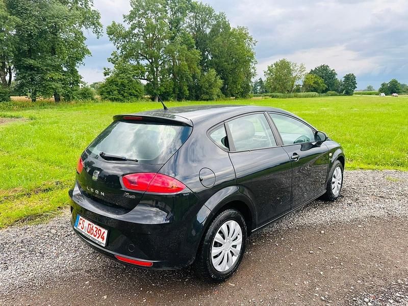 Gebraucht Seat Leon 105 PS (77 kW) 2011 Schwarz Limousine