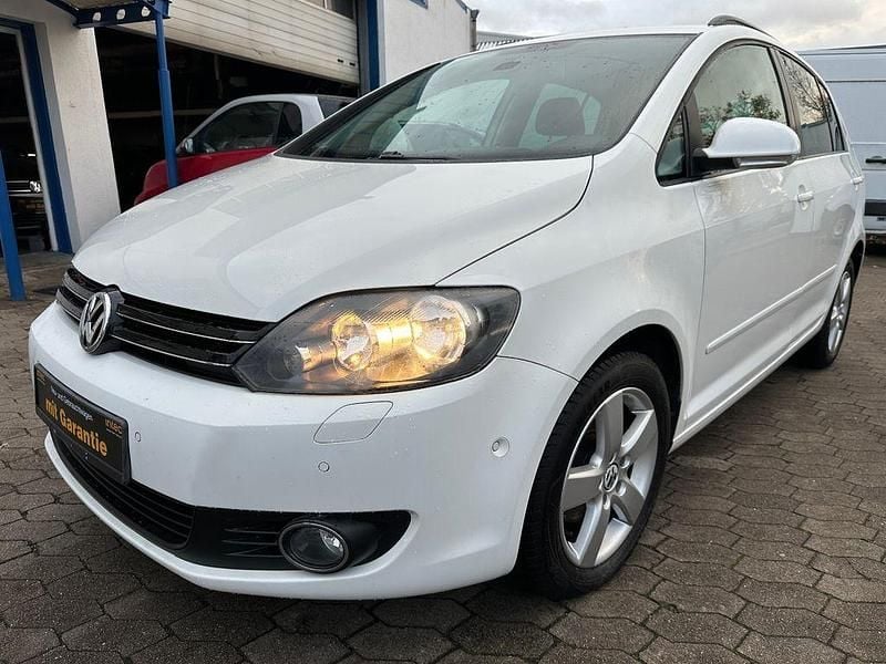 Weiß Gebraucht 2011 VW Golf Plus Cross Team Van / Kleinbus | 6.890 € (Fairer Preis) - Bild 1/4