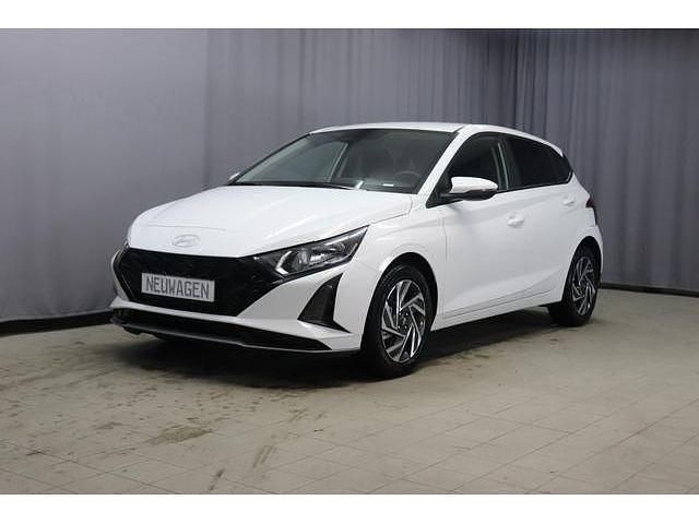 Gebraucht Hyundai i20 101 PS (74 kW) 2023 (atlas white) Kleinwagen