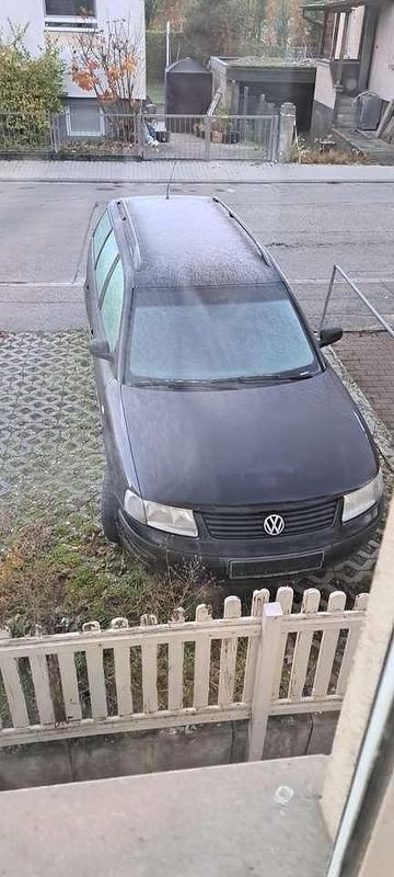 Gebraucht VW Passat Trendline 87 PS (63 kW) 1998 Schwarz Limousine