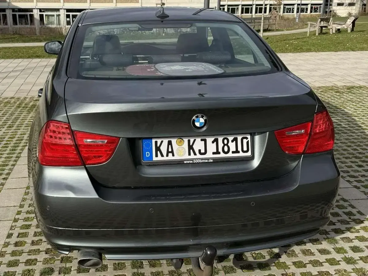 Gebraucht BMW 320 177 PS (130 kW) 2010 Limousine