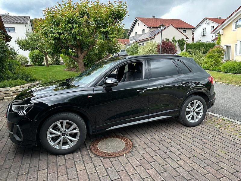 Schwarz Gebraucht 2023 Audi Q3 S-Line SUV | 37.600 € (Fairer Preis) - Bild 1/4