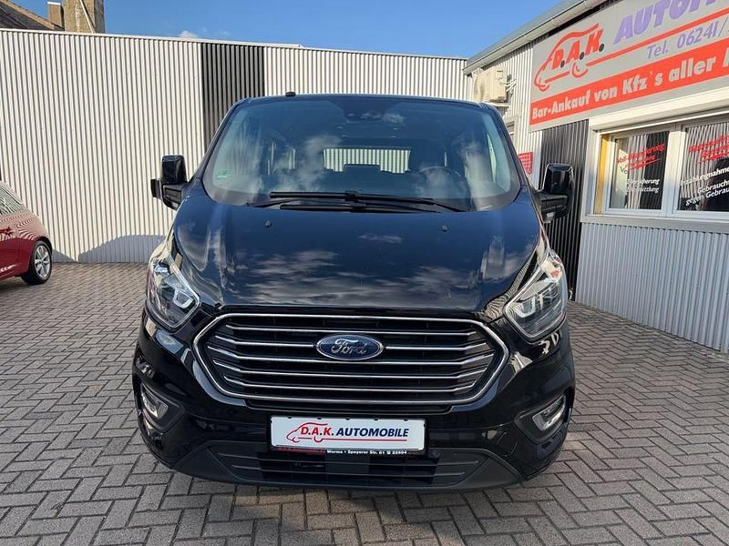Gebraucht Ford Transit Titanium 170 PS (125 kW) 2018 Schwarz Kombi