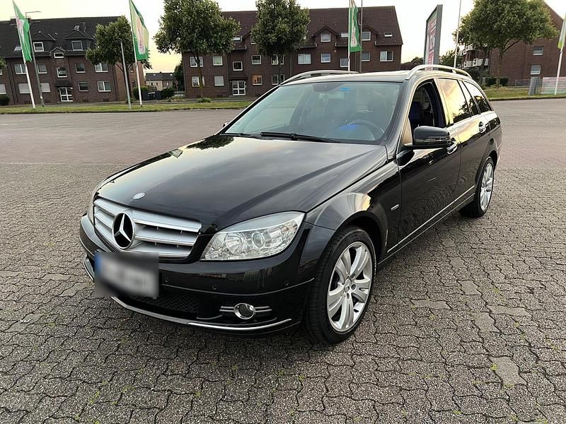Schwarz Gebraucht 2010 Mercedes C180 Avantgarde Kombi | 5.000 € - Bild 1/4