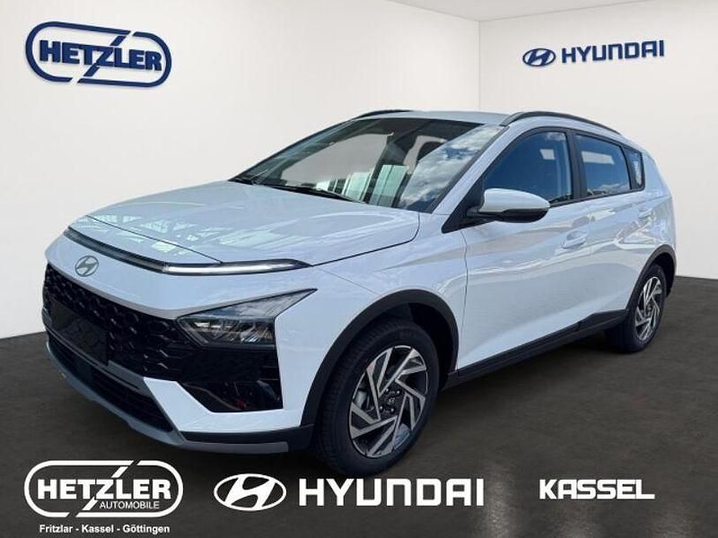 Atlas white / sol Neu 2025 Hyundai Bayon Trend SUV | 27.490 € (Teuer) - Bild 1/4