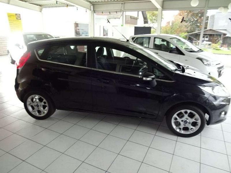 Gebraucht Ford Fiesta Titanium 82 PS (60 kW) 2012 Schwarz Kleinwagen