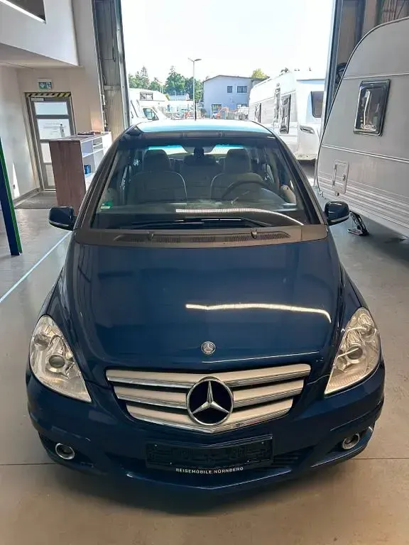 Gebraucht Mercedes B180 116 PS (85 kW) 2010 Blau Van / Kleinbus