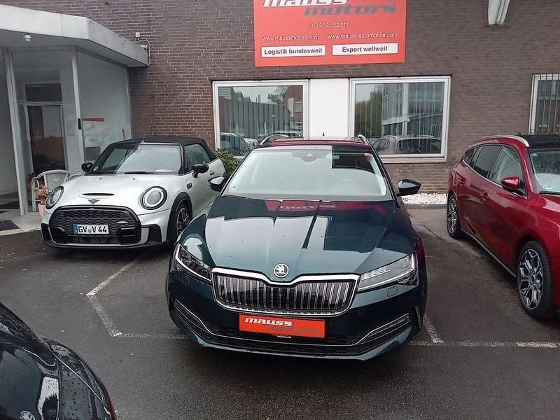 Blau Gebraucht 2021 Skoda Superb Style Kombi | 17.880 € (Superpreis) - Bild 1/4