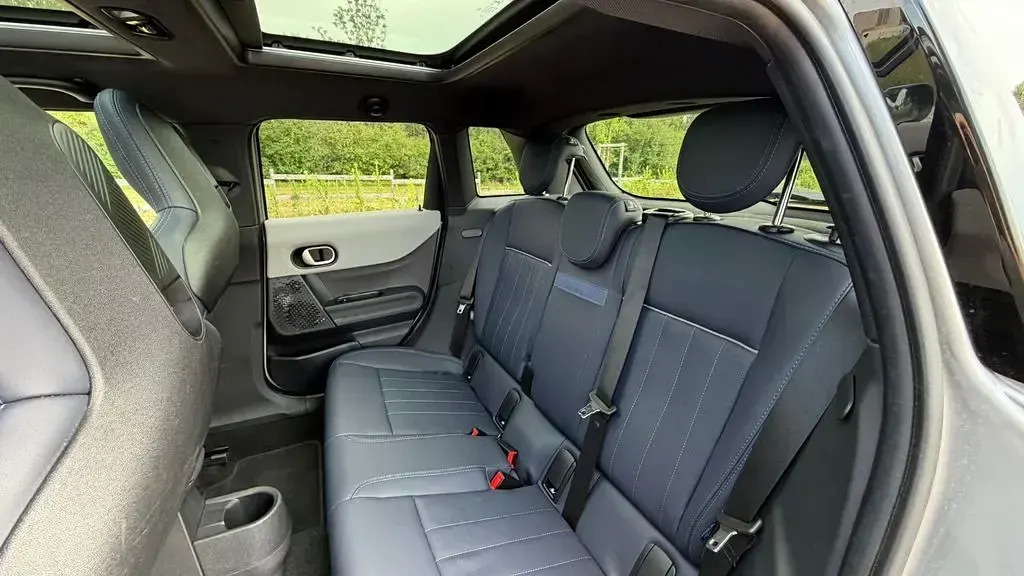 Gebraucht Mini Cooper Favoured 114 kW (156 PS) 2026 Silber Kleinwagen