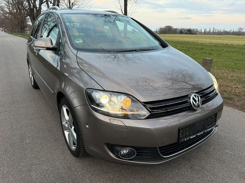 Gebraucht VW Golf VII Highline 140 PS (102 kW) 2013 Braun Limousine