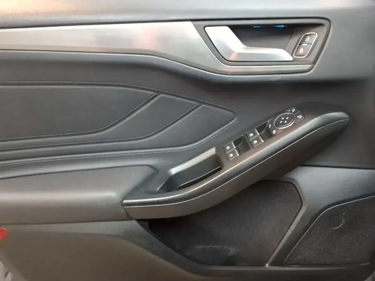 Gebraucht Ford Focus Titanium 150 PS (110 kW) 2021 Grau Kombi