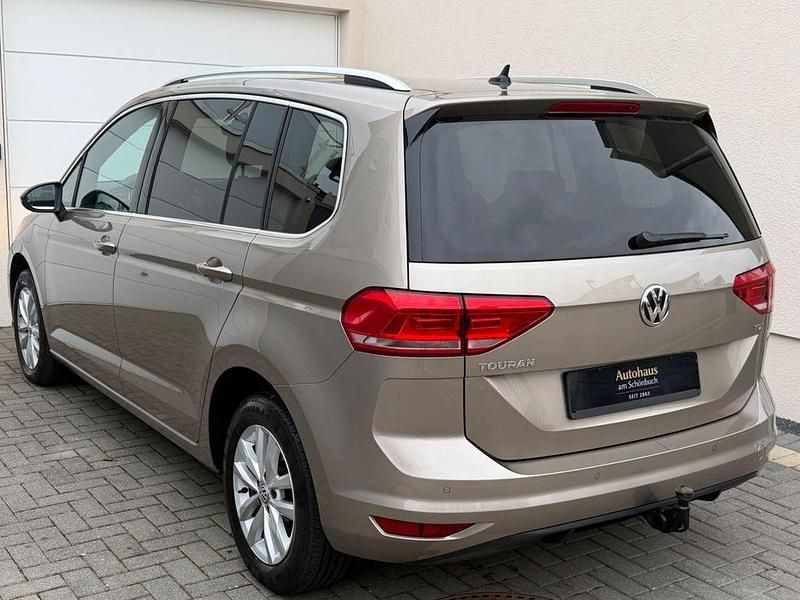 Gebraucht VW Touran Highline 116 PS (85 kW) 2017 Beige Van / Kleinbus