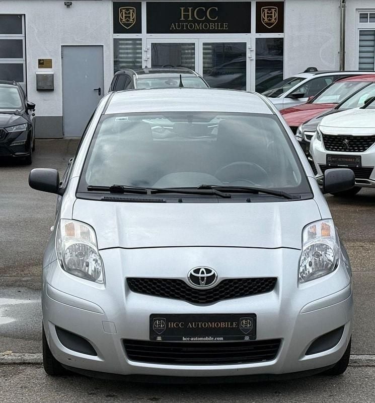 Silber Gebraucht 2009 Toyota Yaris Cool Kleinwagen | 2.992 € (Guter Preis) - Bild 1/4