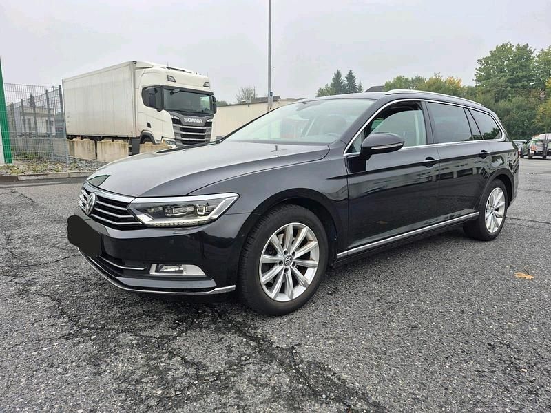 Schwarz Gebraucht 2016 VW Passat Kombi | 7.999 € (Superpreis) - Bild 1/4