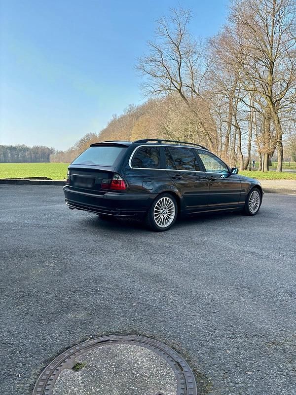 Second-hand BMW 330 184 CP (135 kW) 2000 Negru Break