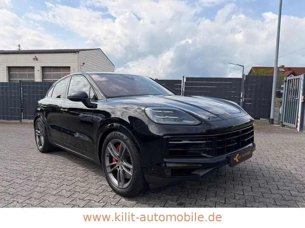 Gebraucht Porsche Cayenne Coupe 519 PS (381 kW) 2024 Schwarz Coupé