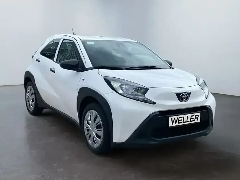 Gebraucht Toyota Aygo 72 PS (52 kW) 2023 Schneeweiß Kleinwagen