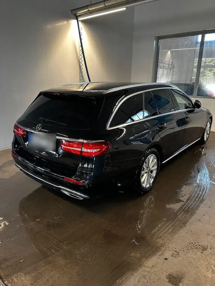 Gebraucht Mercedes E220 194 PS (142 kW) 2018 Schwarz Kombi