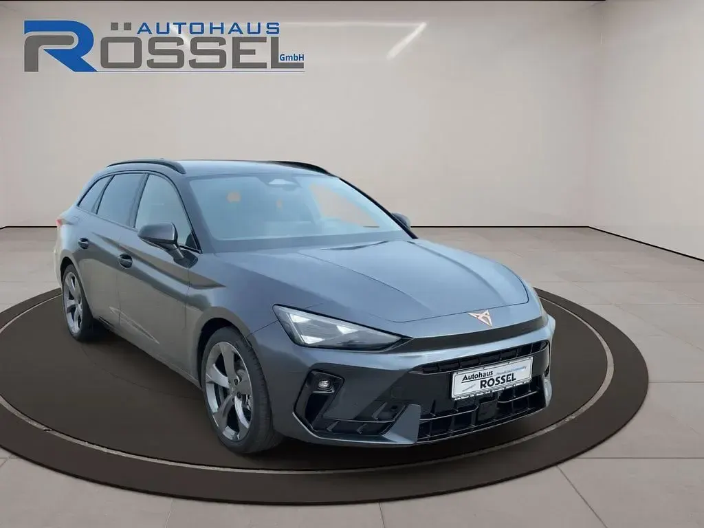 Neu Cupra Leon 150 PS (110 kW) 2026 Grau Limousine