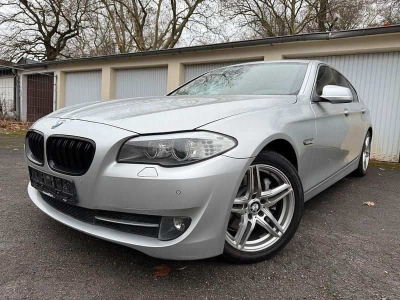 Silber Gebraucht 2012 BMW 528 Limousine | 9.690 € (Teuer) - Bild 1/4