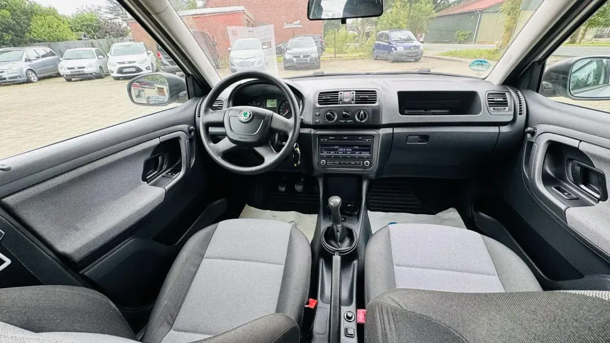Gebraucht Skoda Fabia Cool Edition 60 PS (44 kW) 2012 Silber Limousine