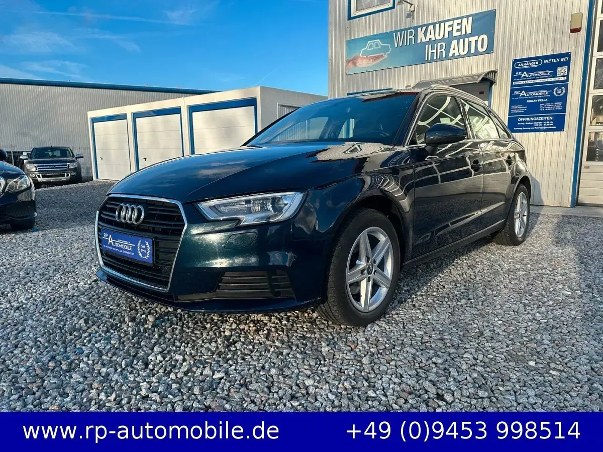 Gebraucht Audi A3 Basis 116 PS (85 kW) 2017 Blau Kombi