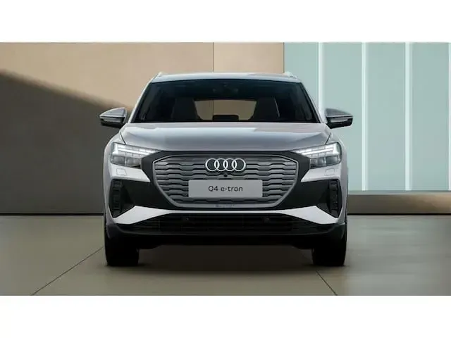 Gebraucht Audi Q4 e-tron Ambiente 210 kW (286 PS) 2025 Florettsilber metallic SUV
