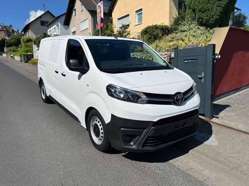 Weiß Gebraucht 2016 Toyota Proace Comfort Van | 10.710 € (Superpreis) - Bild 1/4