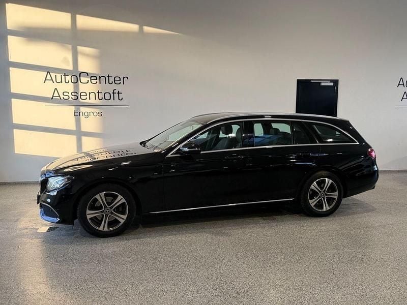 Schwarz Gebraucht 2019 Mercedes E220 Avantgarde Limousine | 11.500 € (Fairer Preis) - Bild 1/3