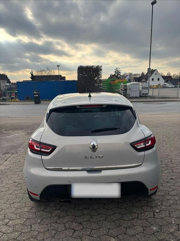 Gebraucht Renault Clio IV Initiale Paris 118 PS (86 kW) 2017 Beige Kleinwagen
