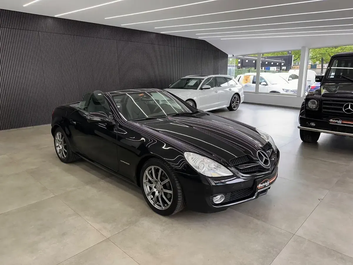 Second-hand Mercedes SLK200 184 CP (135 kW) 2009 Negru Cabrio