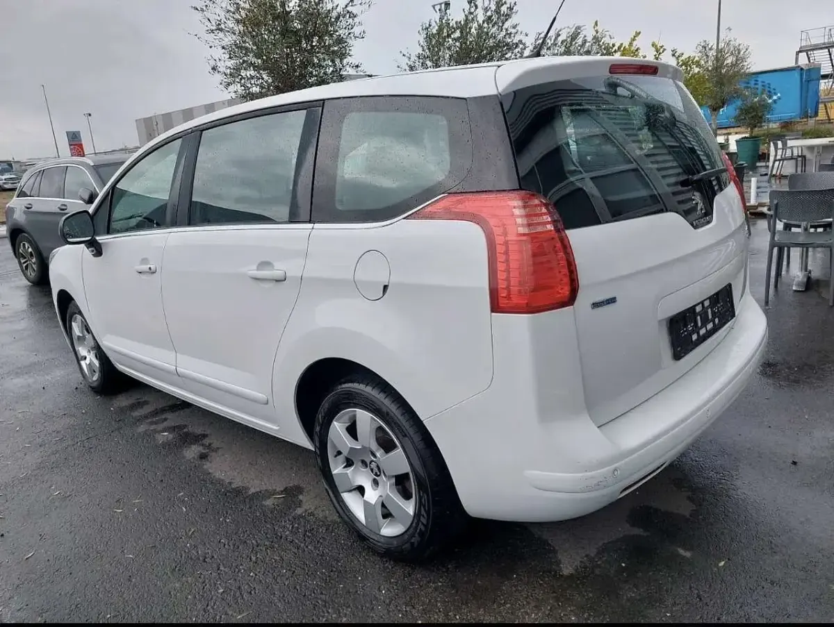 Gebraucht Peugeot 5008 Allure 120 PS (88 kW) 2016 Weiß Kombi