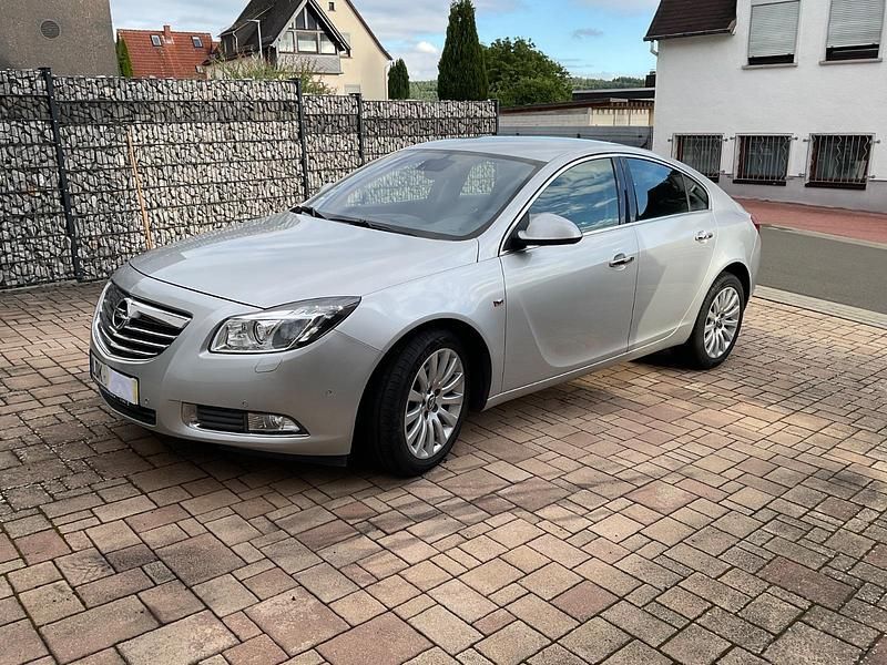 Silber Gebraucht 2011 Opel Insignia Limousine | 6.500 € (Teuer) - Bild 1/4